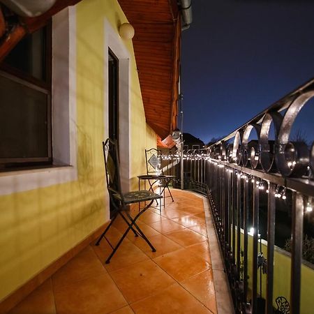 Casa 3 Guesthouse オラデア エクステリア 写真