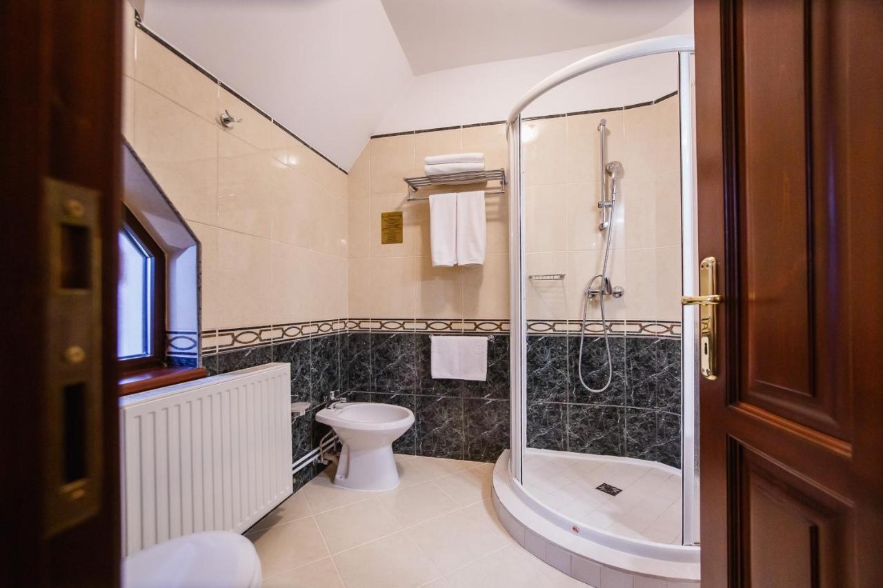 Casa 3 Guesthouse オラデア エクステリア 写真