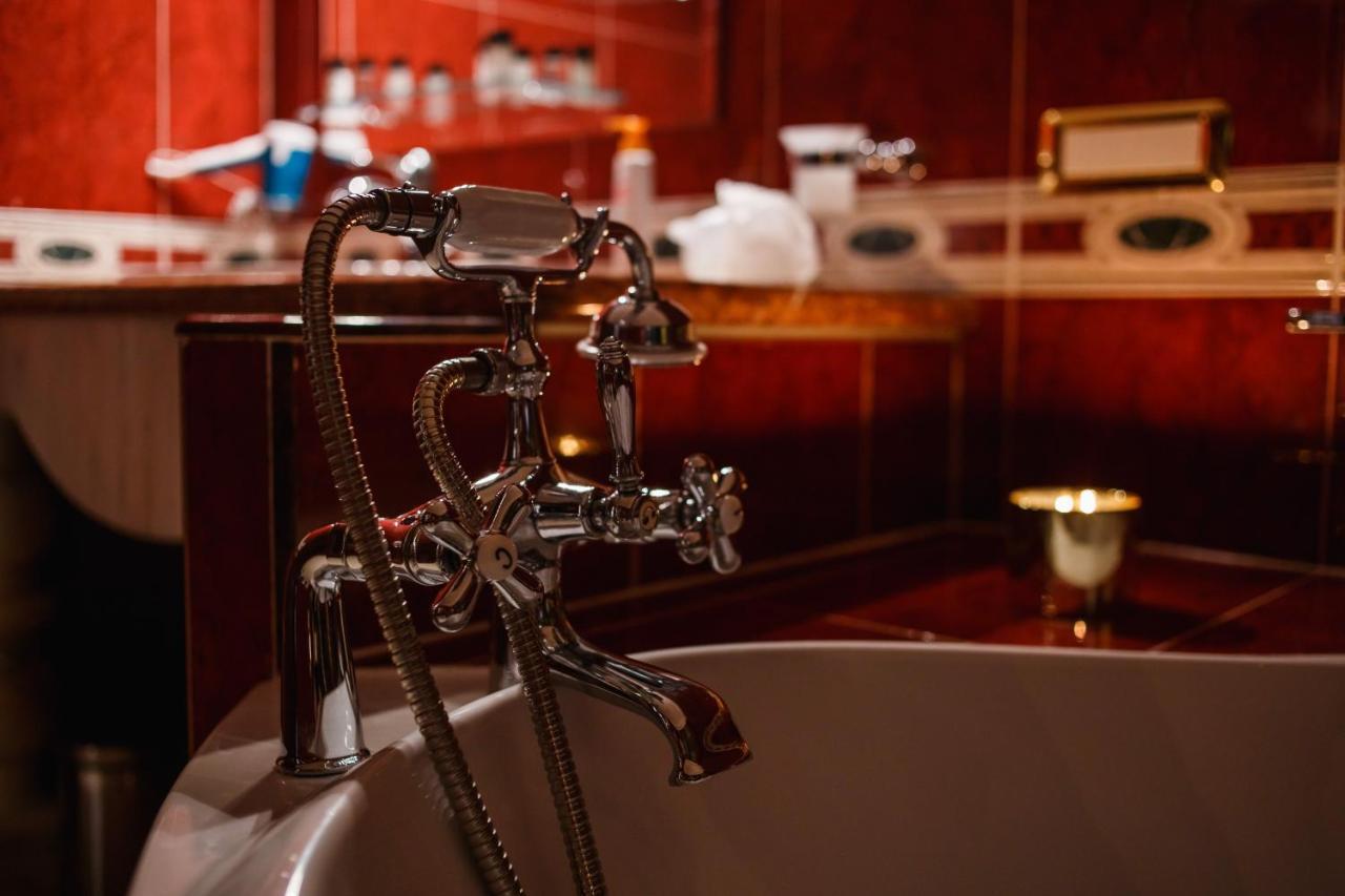 Casa 3 Guesthouse オラデア エクステリア 写真