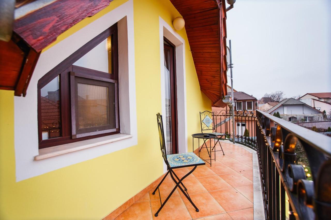 Casa 3 Guesthouse オラデア エクステリア 写真