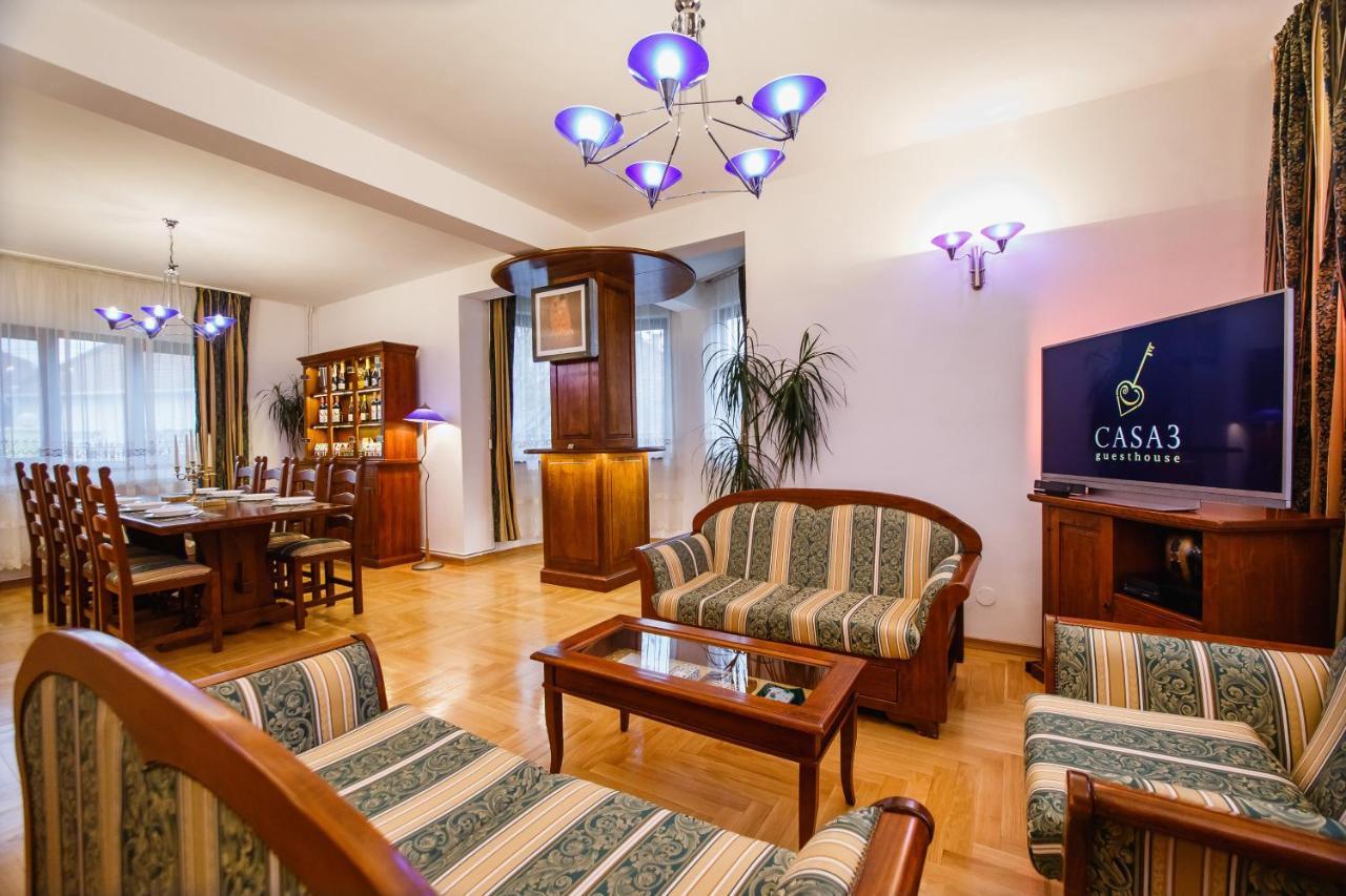 Casa 3 Guesthouse オラデア エクステリア 写真